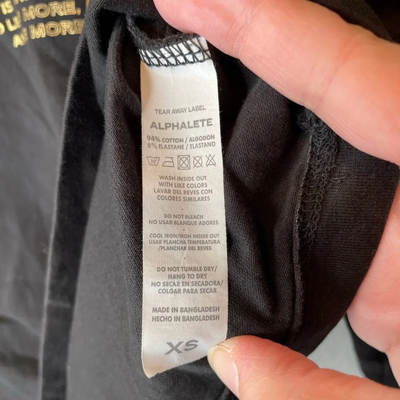 Alphalete Women's Legacy Oversized Long Sleeve Black/Gold Crop Top Size XS - Picture 6 of 8